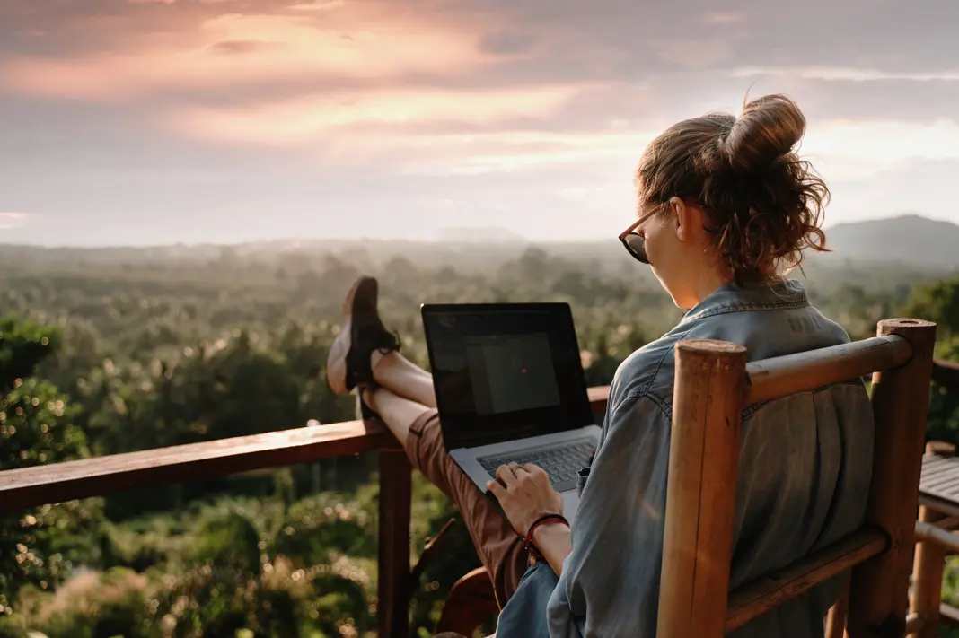 How to Travel While Working Remotely